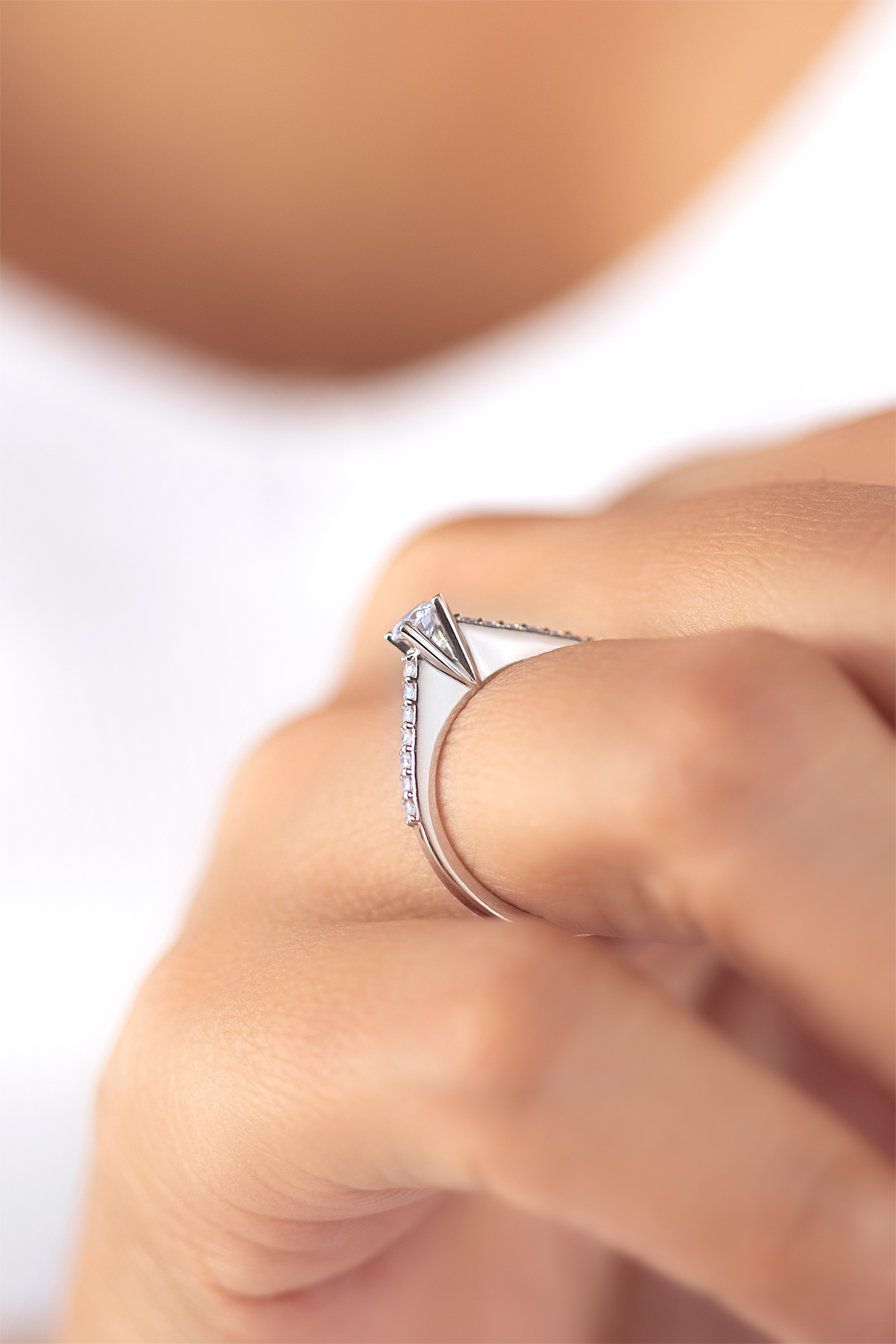 Foto em close-up para CL Joias com retouch de Miira Lima e foto de Fabio Cancela